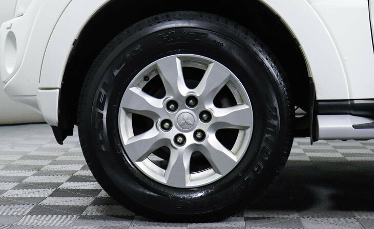 Mitsubishi Pajero - Фото 4