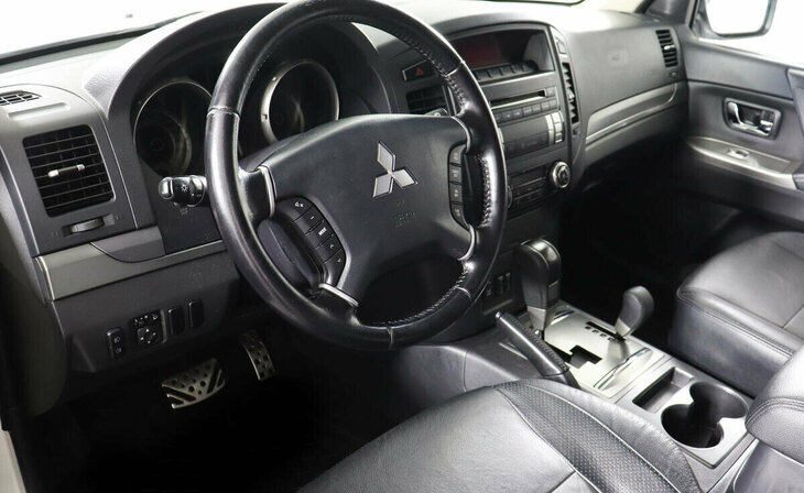 Mitsubishi Pajero - Фото 6