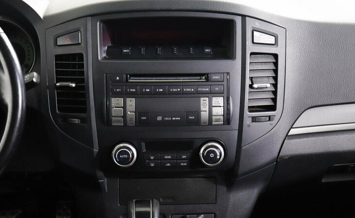 Mitsubishi Pajero - Фото 8