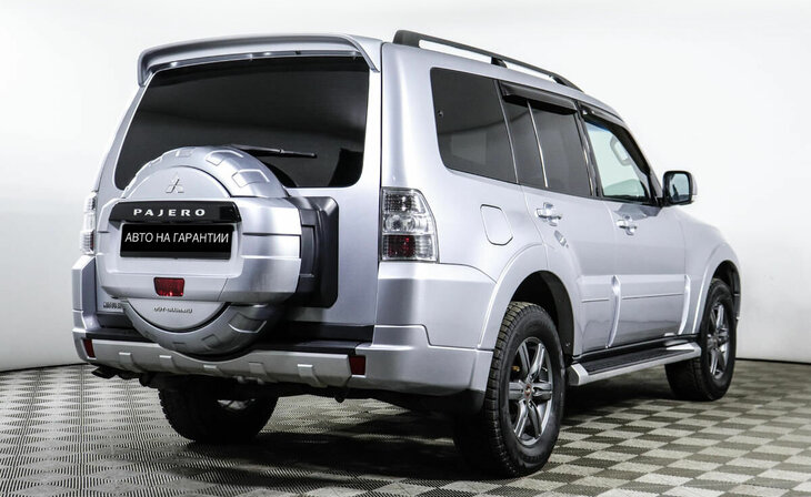 Mitsubishi Pajero - Фото 2