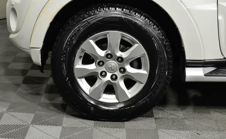 Mitsubishi Pajero - Фото 6