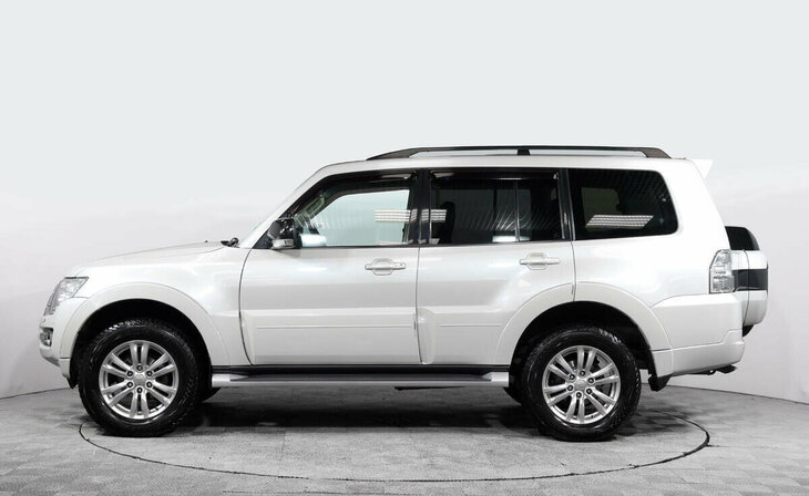 Mitsubishi Pajero - Фото 2
