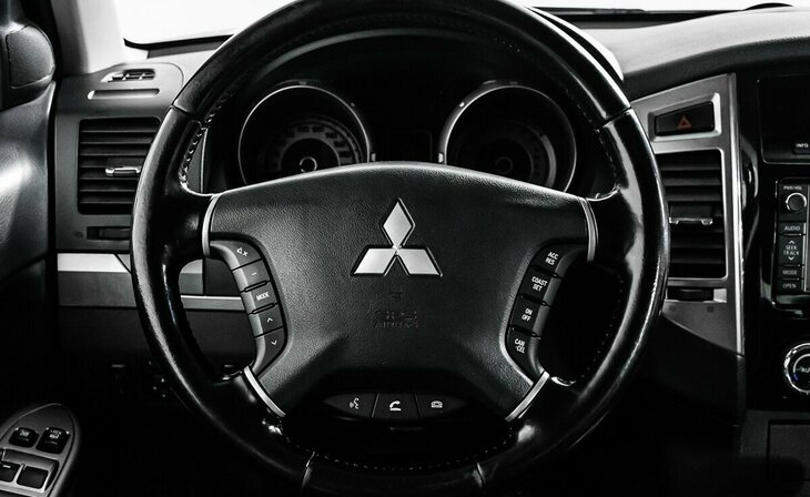 Mitsubishi Pajero - Фото 10