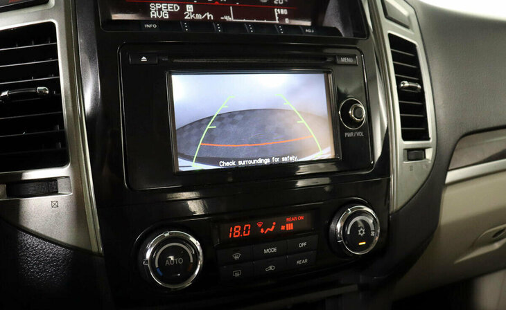 Mitsubishi Pajero - Фото 12