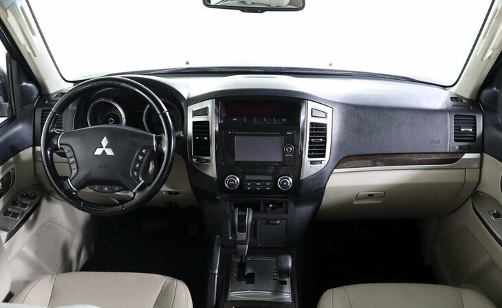 Mitsubishi Pajero - Фото 8
