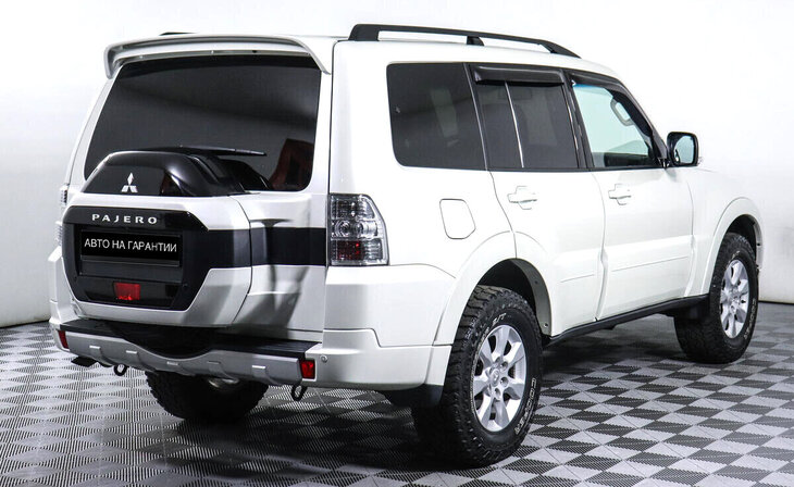 Mitsubishi Pajero - Фото 2