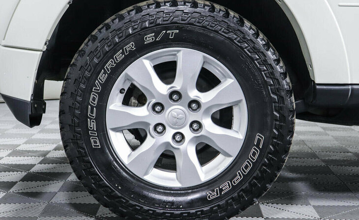 Mitsubishi Pajero - Фото 4