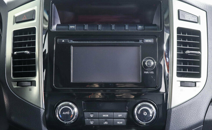 Mitsubishi Pajero - Фото 8