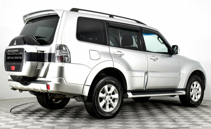 Mitsubishi Pajero - Фото 2