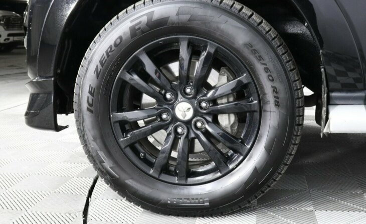 Mitsubishi Pajero - Фото 6