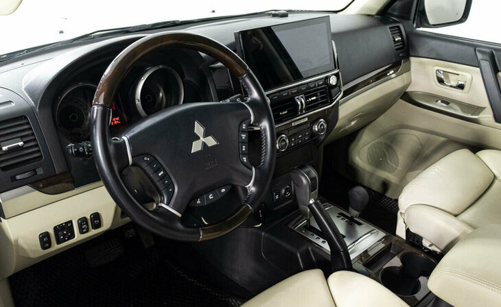 Mitsubishi Pajero - Фото 6