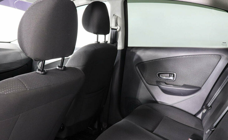 Nissan Almera - Фото 6