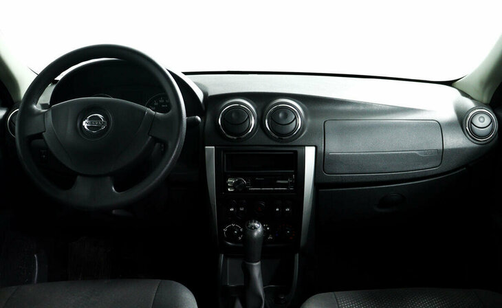 Nissan Almera - Фото 5