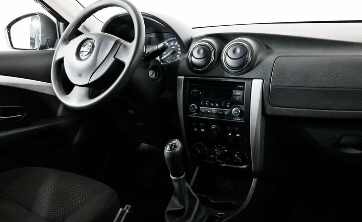 Nissan Almera - Фото 4