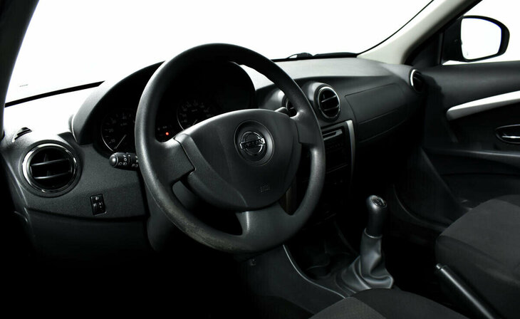 Nissan Almera - Фото 8