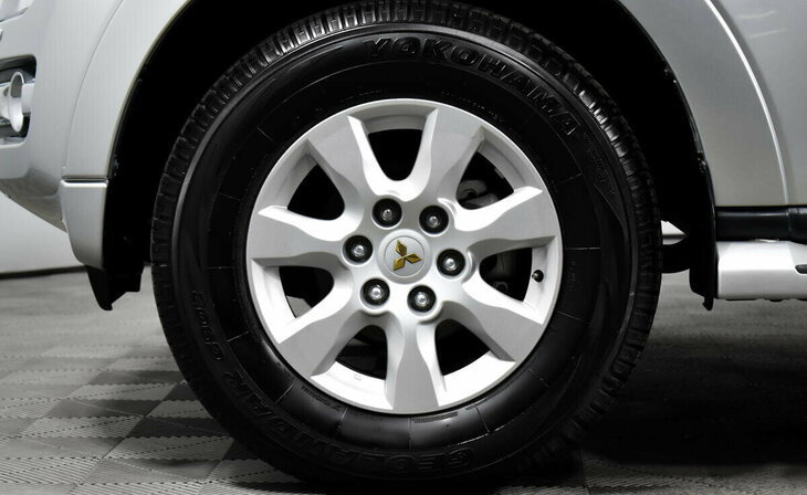 Mitsubishi Pajero - Фото 7