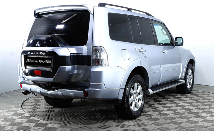 Mitsubishi Pajero - Фото 2