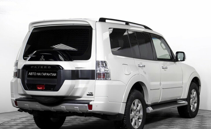 Mitsubishi Pajero - Фото 2