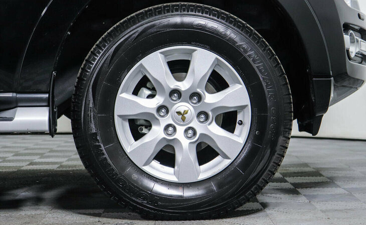 Mitsubishi Pajero - Фото 4