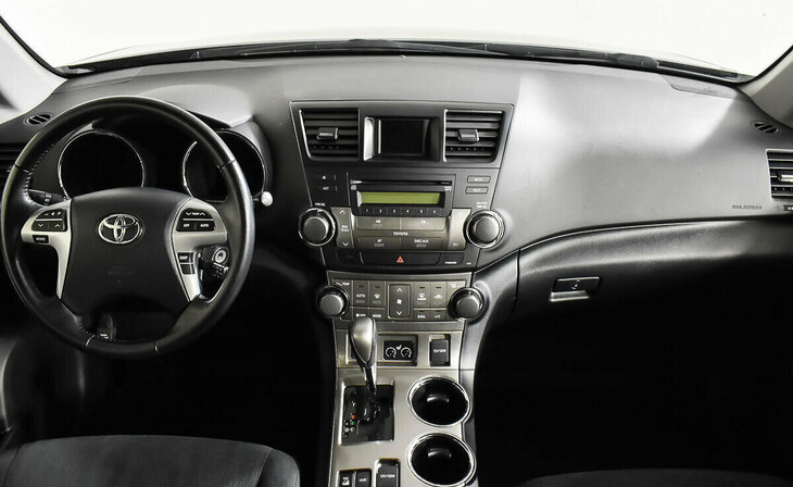 Toyota Highlander - Фото 10