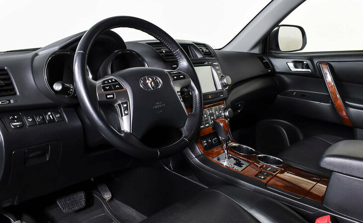 Toyota Highlander - Фото 10