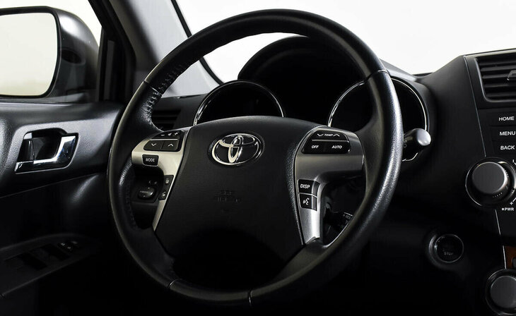 Toyota Highlander - Фото 11