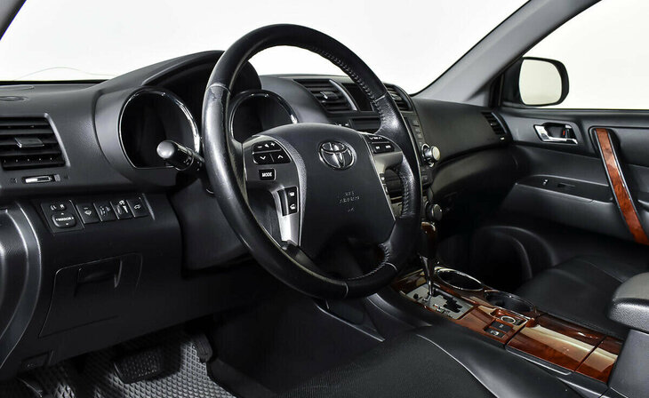 Toyota Highlander - Фото 9