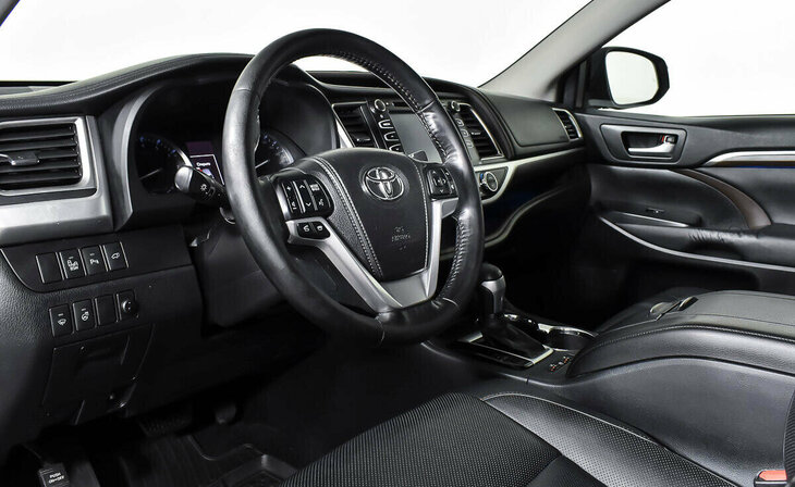 Toyota Highlander - Фото 9