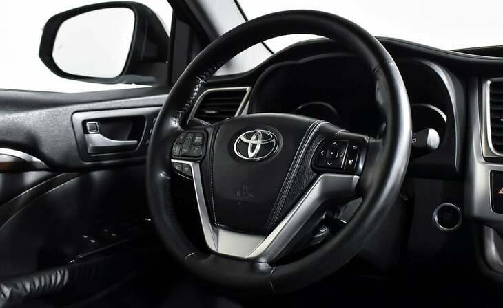 Toyota Highlander - Фото 10