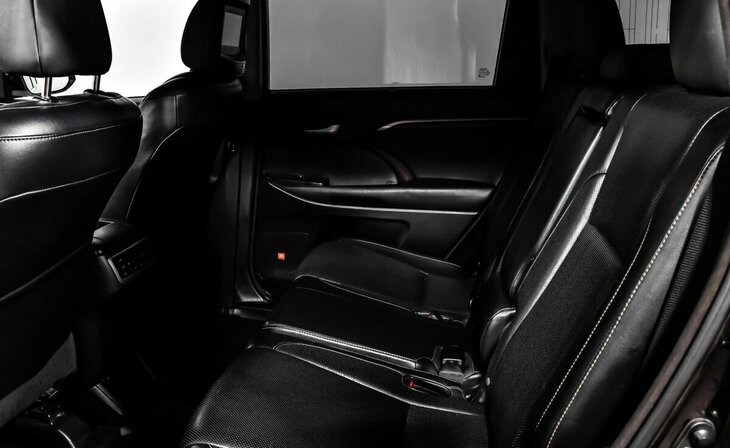 Toyota Highlander - Фото 16