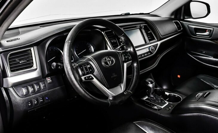 Toyota Highlander - Фото 8