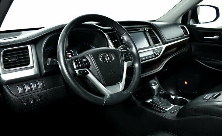 Toyota Highlander - Фото 9