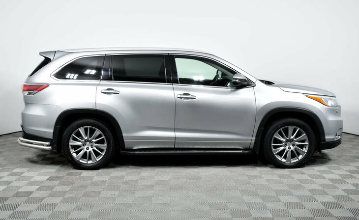 Toyota Highlander - Фото 3