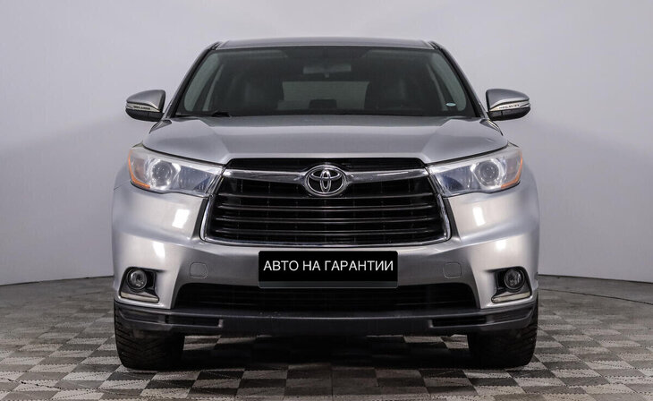 Toyota Highlander - Фото 1