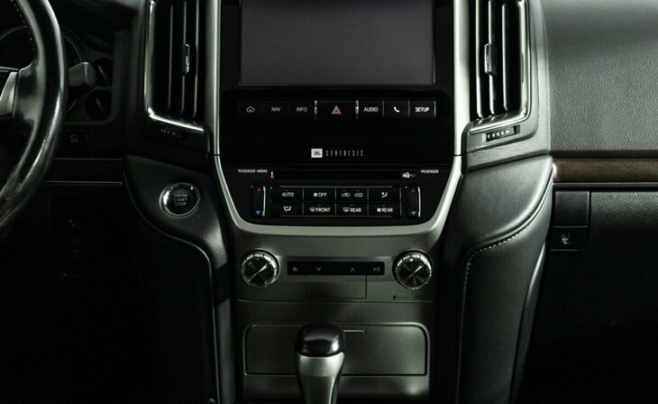 Toyota Land Cruiser - Фото 8