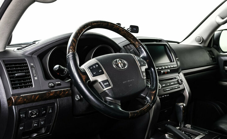 Toyota Land Cruiser - Фото 7