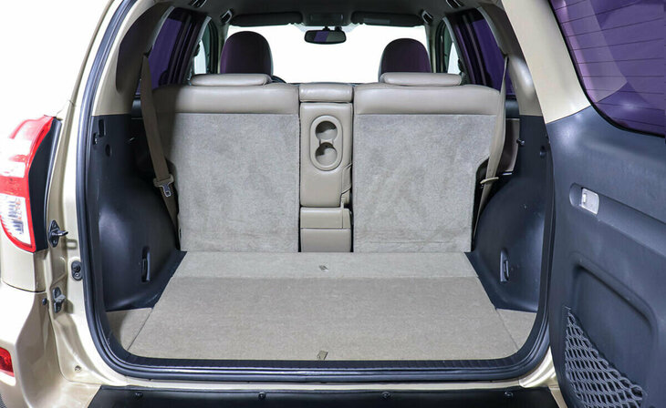 Toyota RAV4 - Фото 17