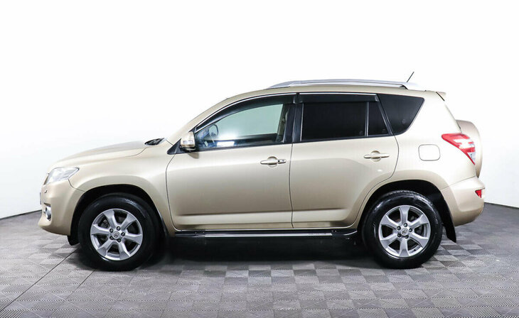 Toyota RAV4 - Фото 2
