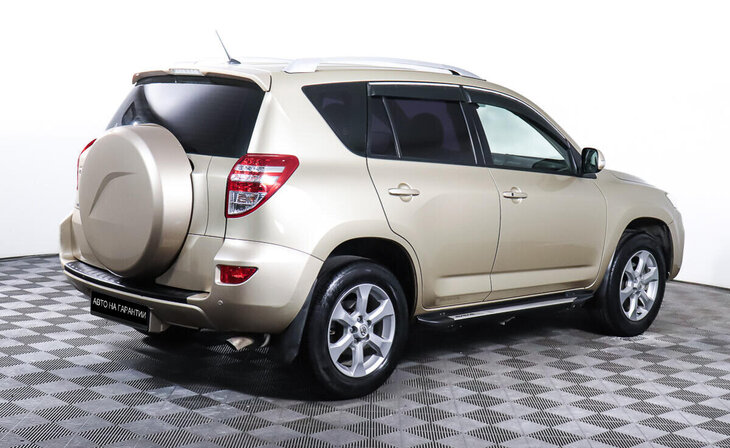 Toyota RAV4 - Фото 4