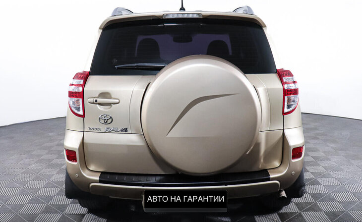 Toyota RAV4 - Фото 5