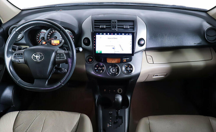 Toyota RAV4 - Фото 8