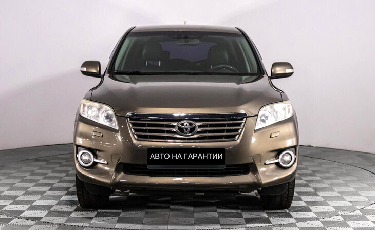 Toyota RAV4 - Фото 1