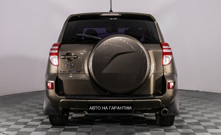 Toyota RAV4 - Фото 3
