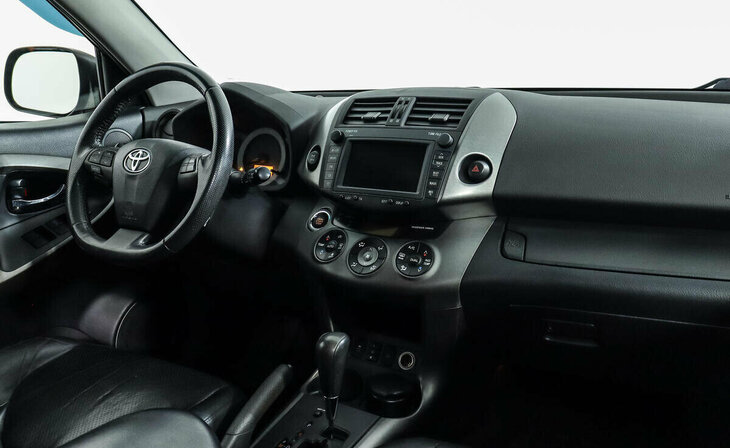 Toyota RAV4 - Фото 4
