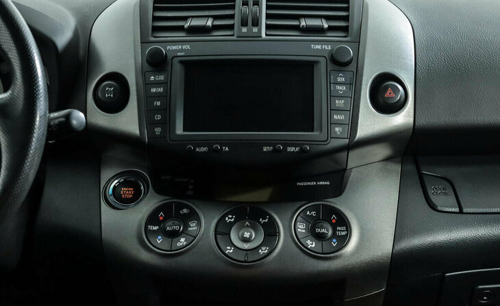 Toyota RAV4 - Фото 7