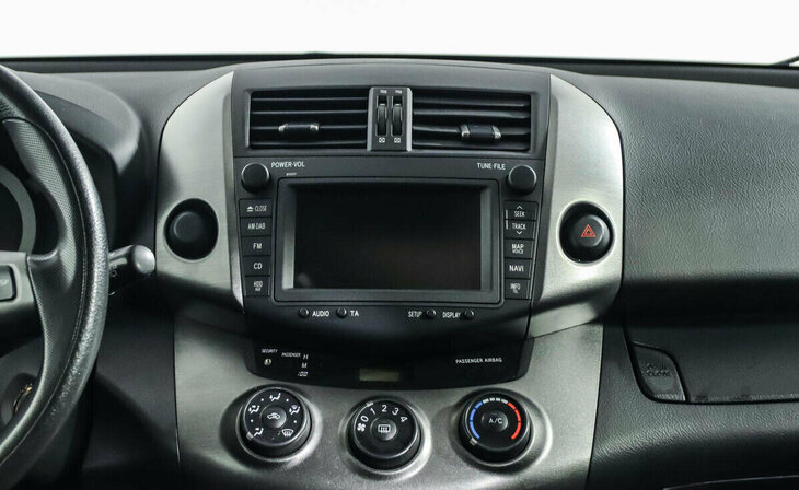 Toyota RAV4 - Фото 9