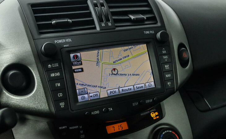 Toyota RAV4 - Фото 10