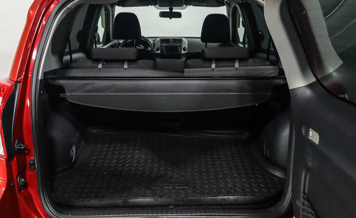 Toyota RAV4 - Фото 12