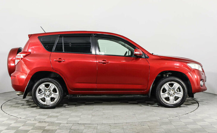 Toyota RAV4 - Фото 3