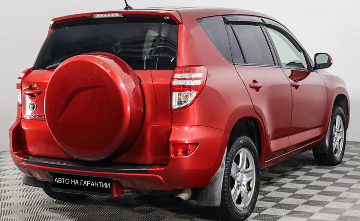 Toyota RAV4 - Фото 4